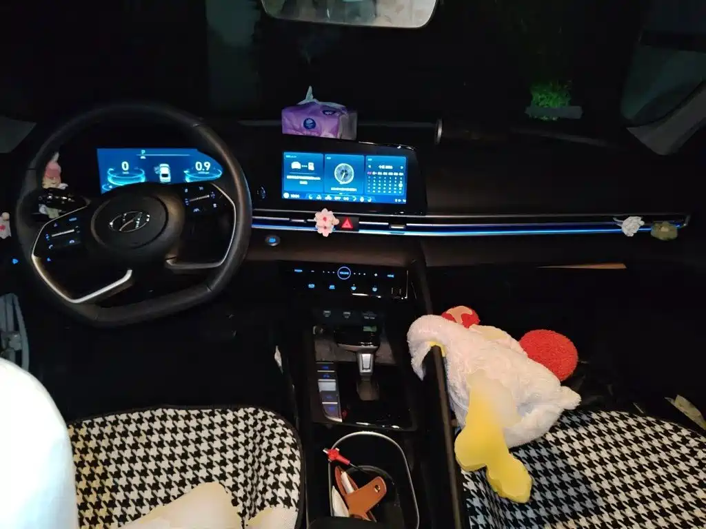 Hyundai Elantra — миниатюра 5