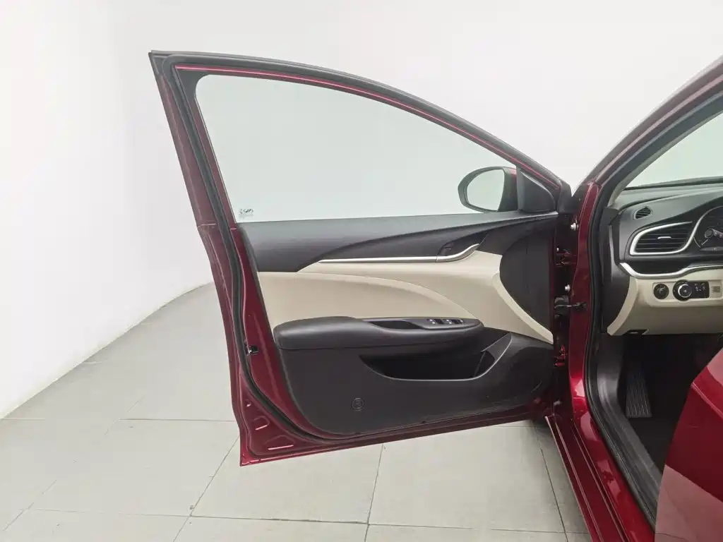 Buick Excelle — миниатюра 8