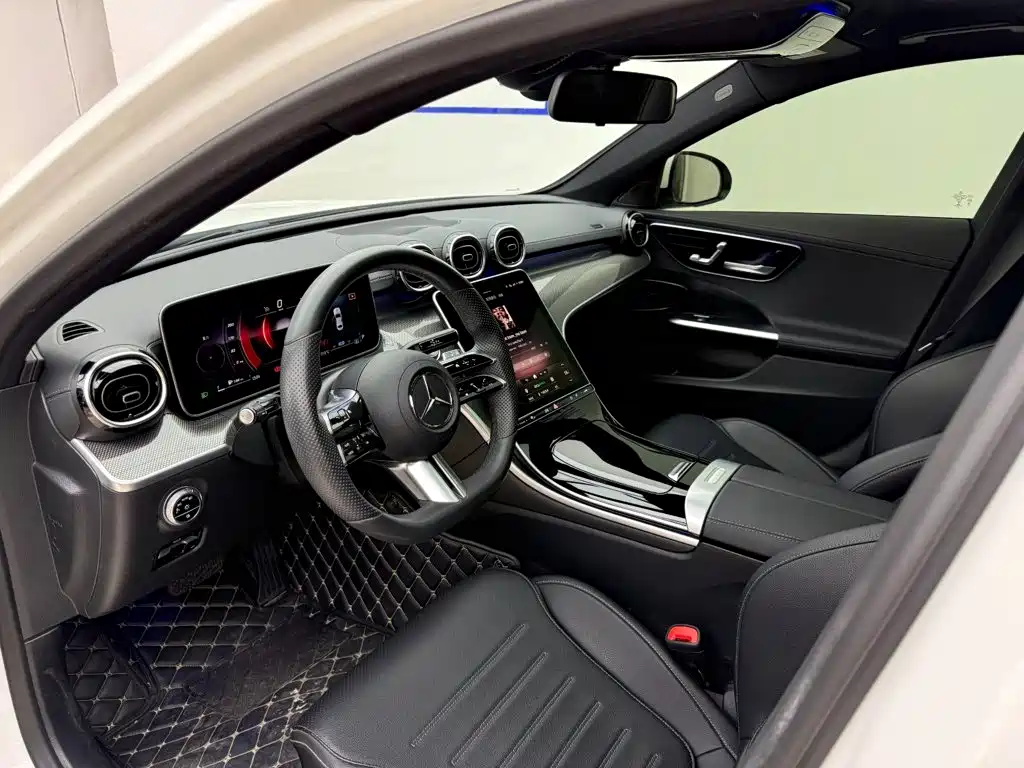 Mercedes-Benz C-Class — миниатюра 13