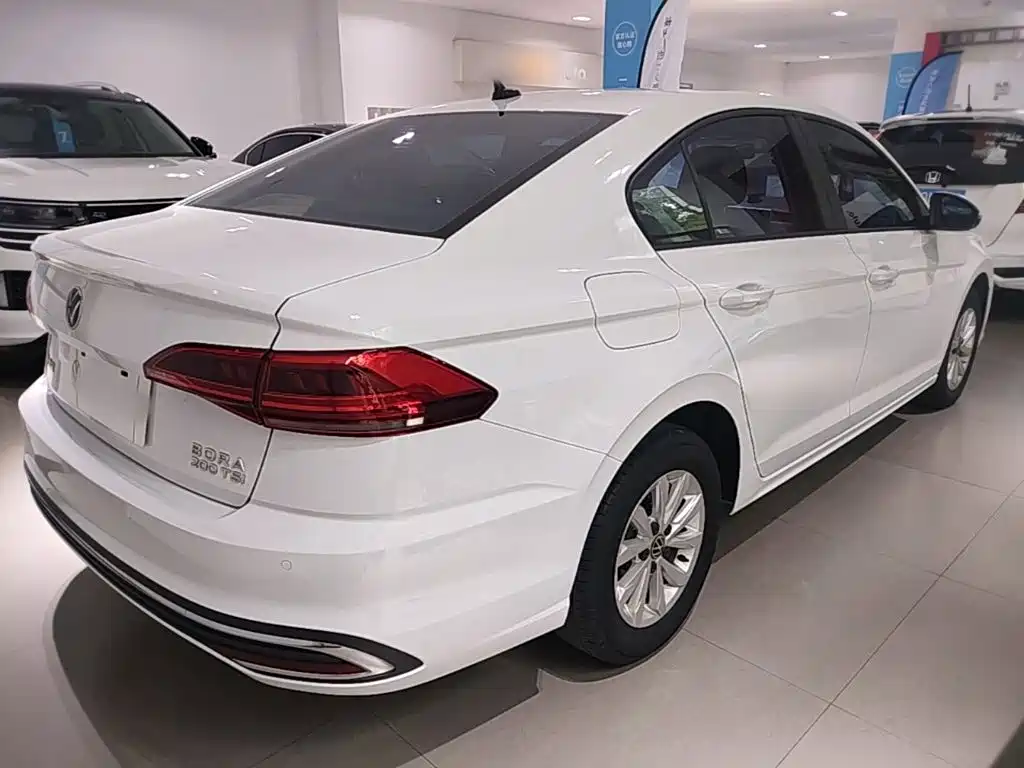 Volkswagen Bora 2023 200TSI DSG