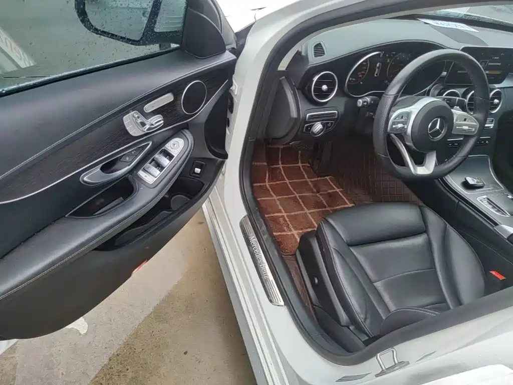 Mercedes-Benz C-Class — миниатюра 16