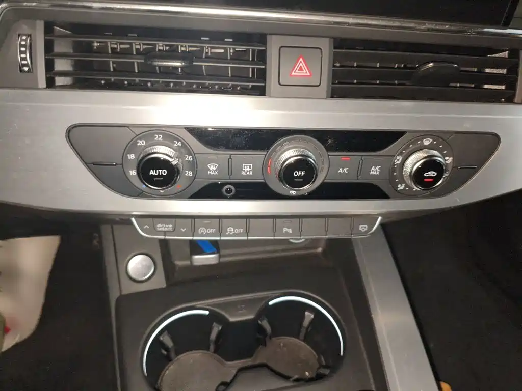 Audi A4L — миниатюра 6