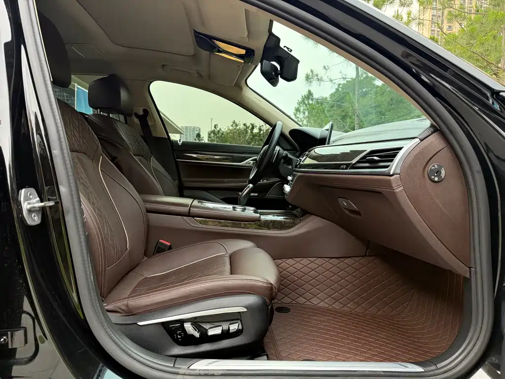 BMW 7 Series 7 2016 740Li Lead