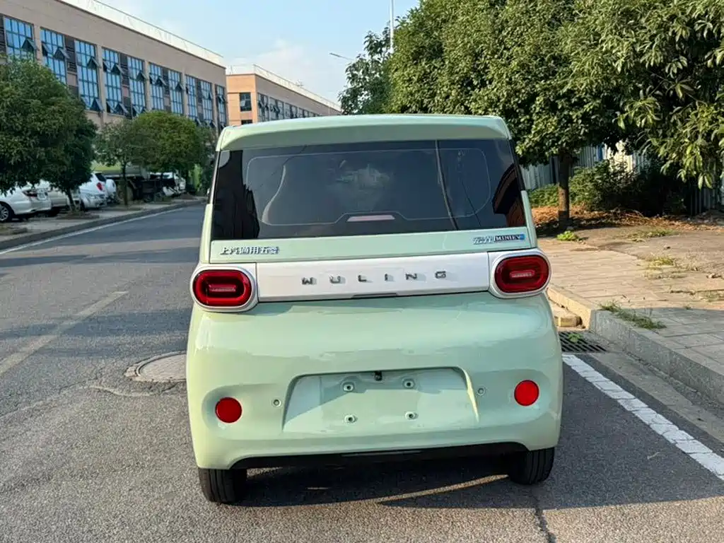 Wuling MINIEV — миниатюра 6