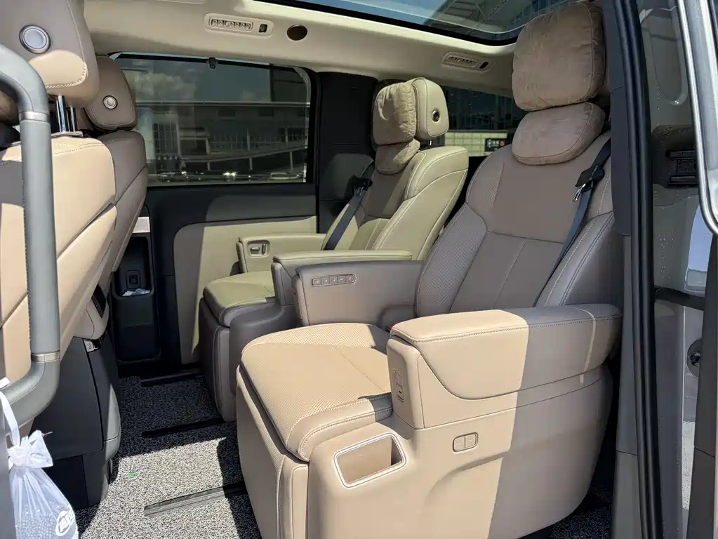 Li Auto Li MEGA — миниатюра 5