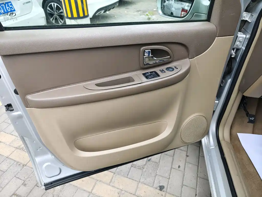 Buick GL8 2011 2.4L LT Executive