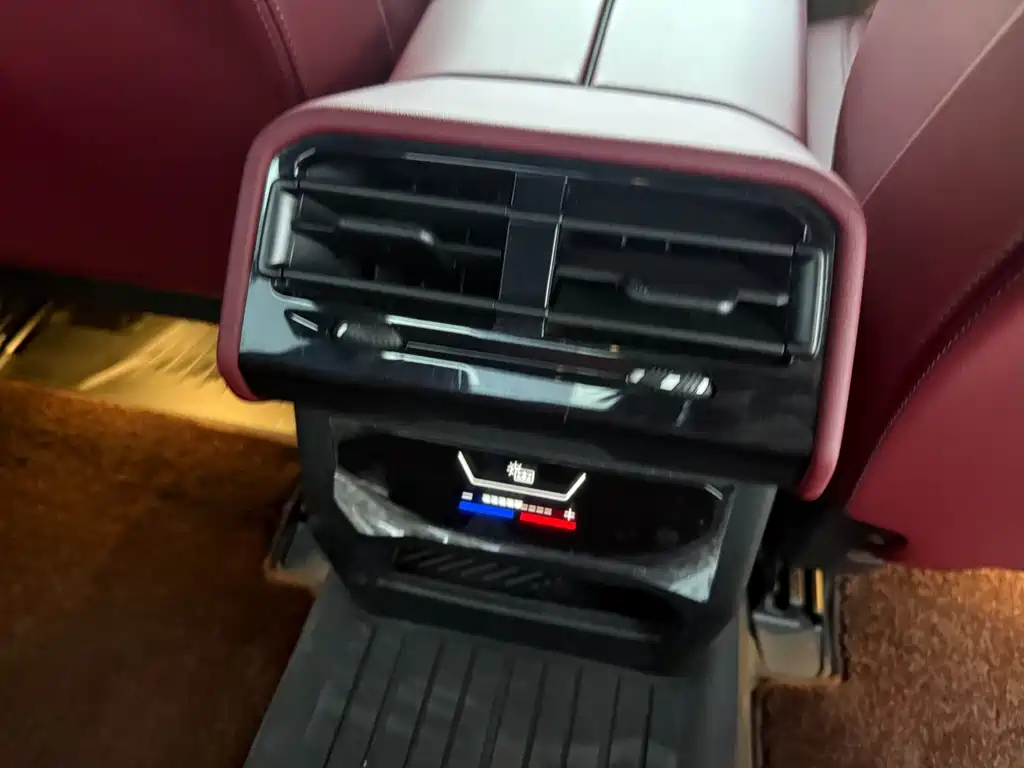 BMW 5 Series — миниатюра 11