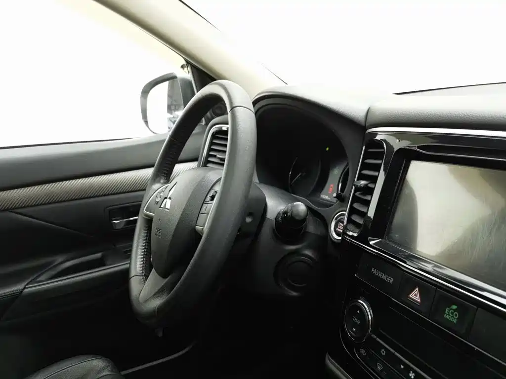 Mitsubishi Outlander (Import) — миниатюра 19