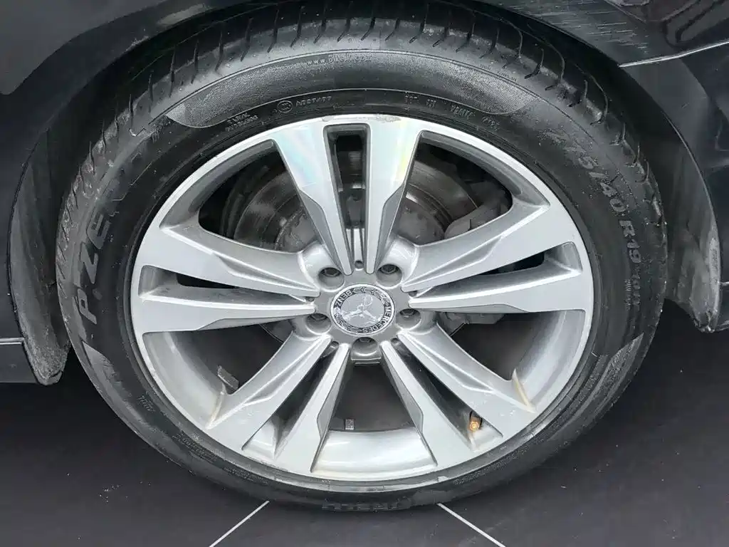 Mercedes-Benz S-Class — миниатюра 7