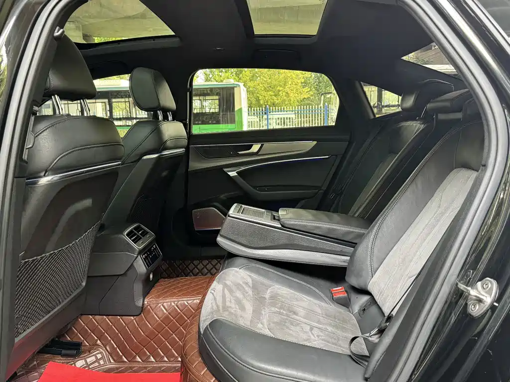 Audi A6L — миниатюра 10