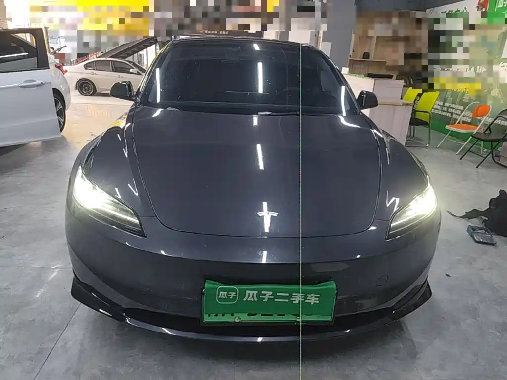 Tesla Model 3 — миниатюра 3