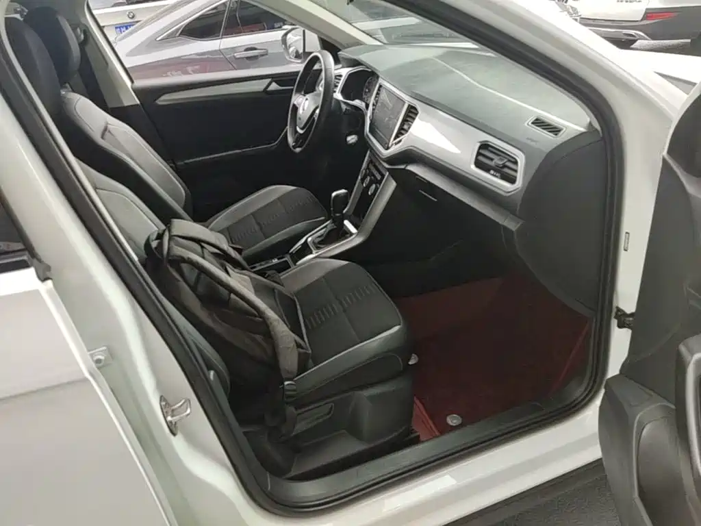 Volkswagen T-Roc — миниатюра 25