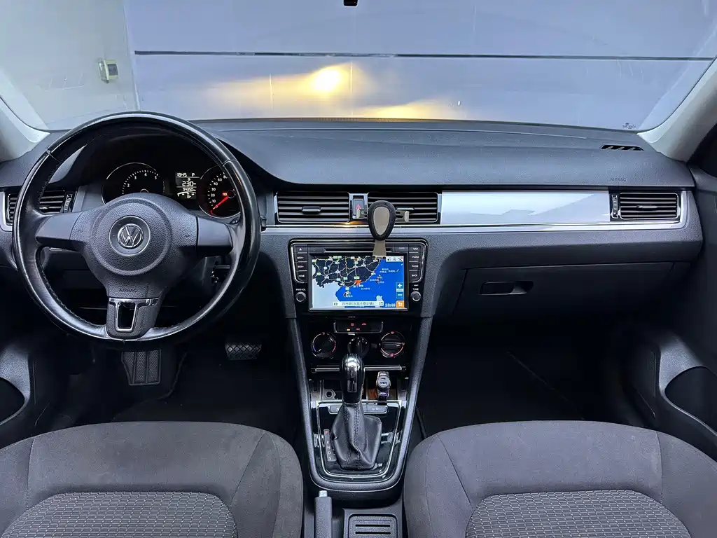 Volkswagen Bora — миниатюра 7