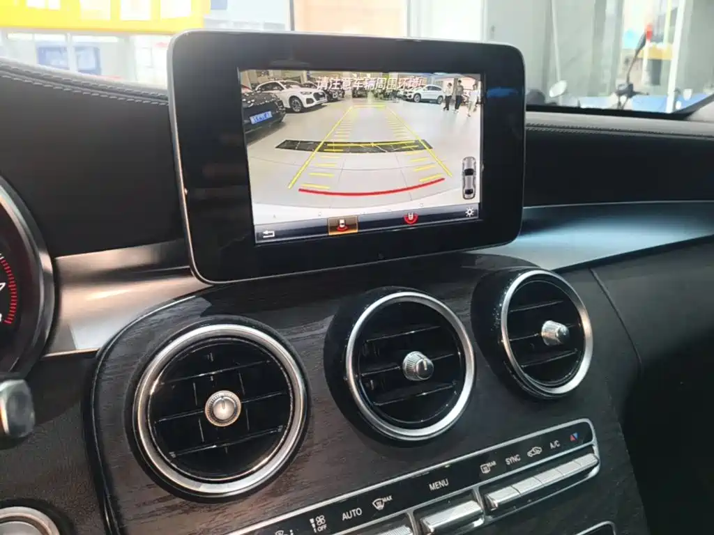Mercedes-Benz C-Class — миниатюра 13