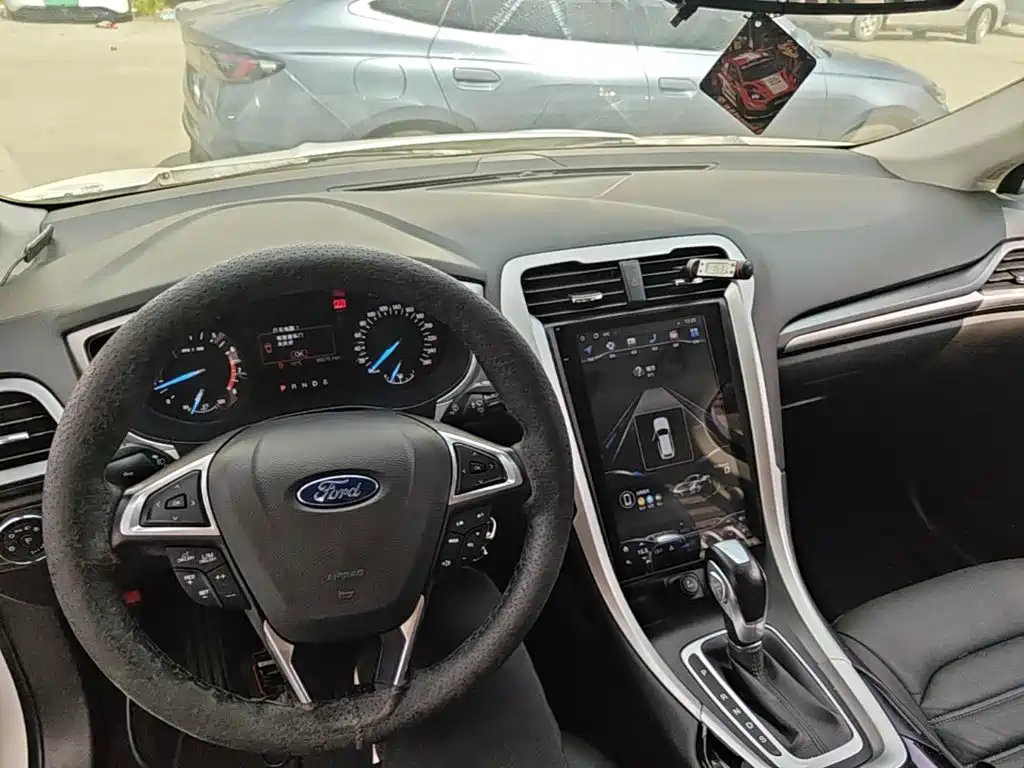 Ford Mondeo — миниатюра 10