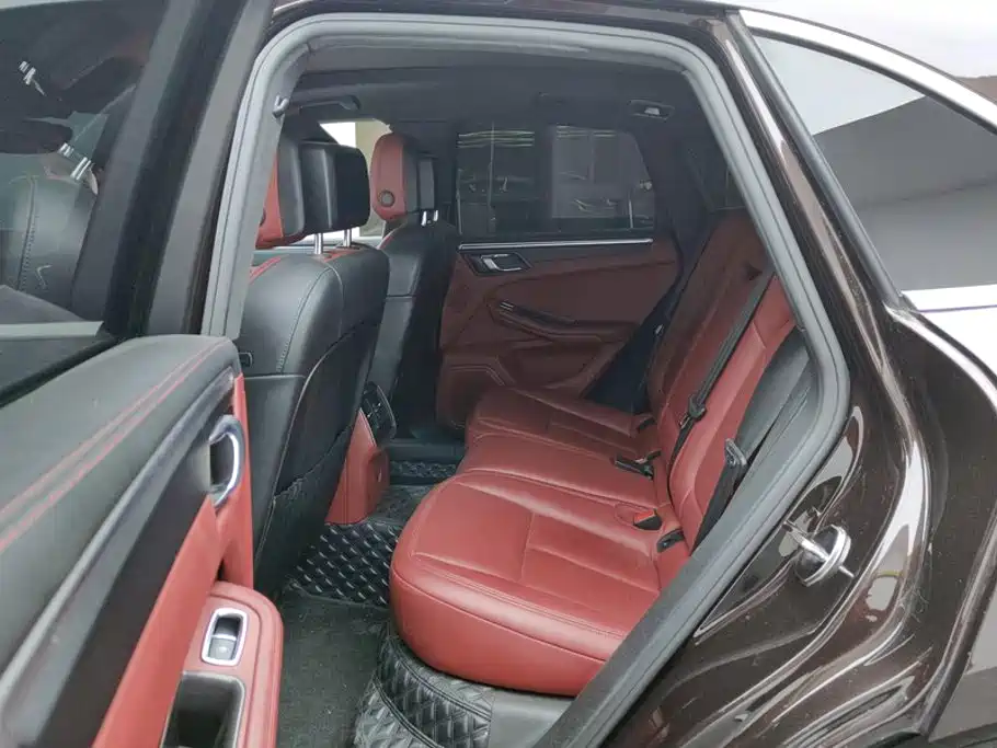 Porsche Macan — миниатюра 11