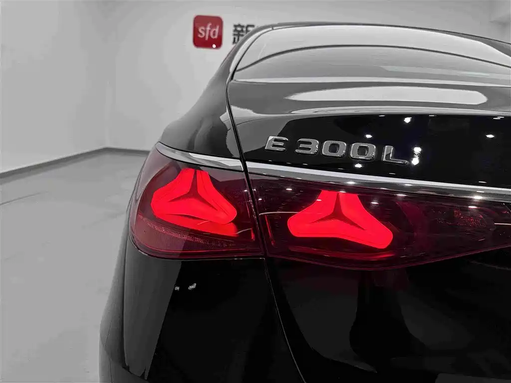 Mercedes-Benz E-Class — миниатюра 26