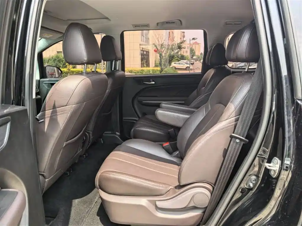 GAC M6 2021 270T DCT Luxury （ мест）