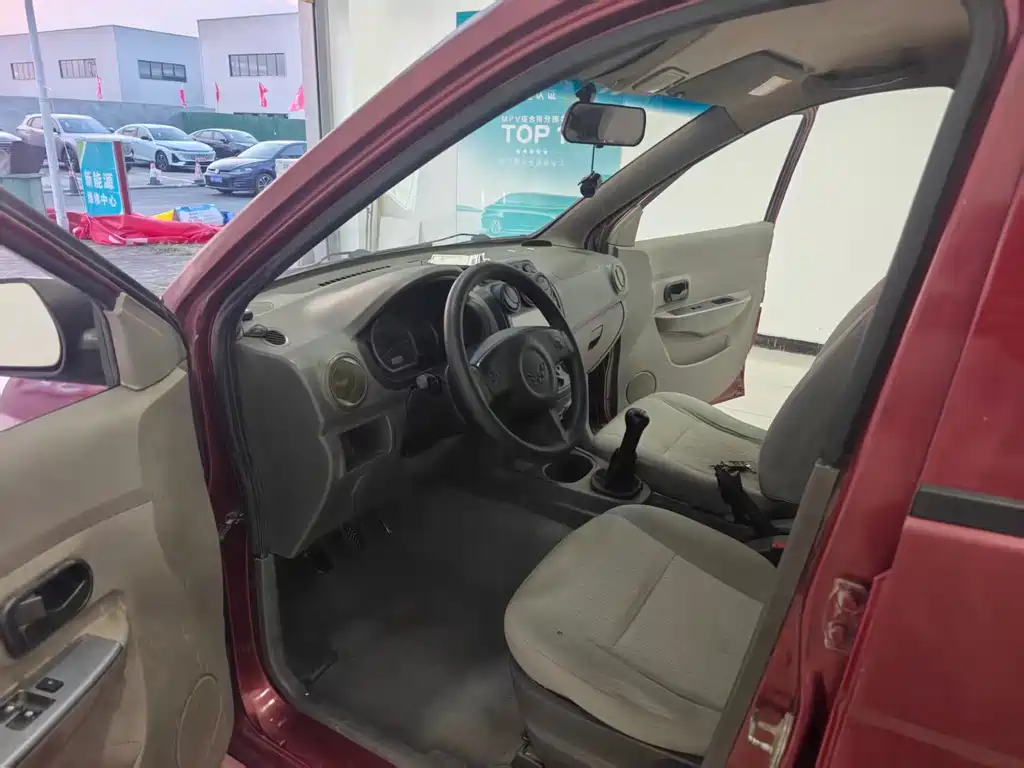 Wuling Hongguang — миниатюра 5