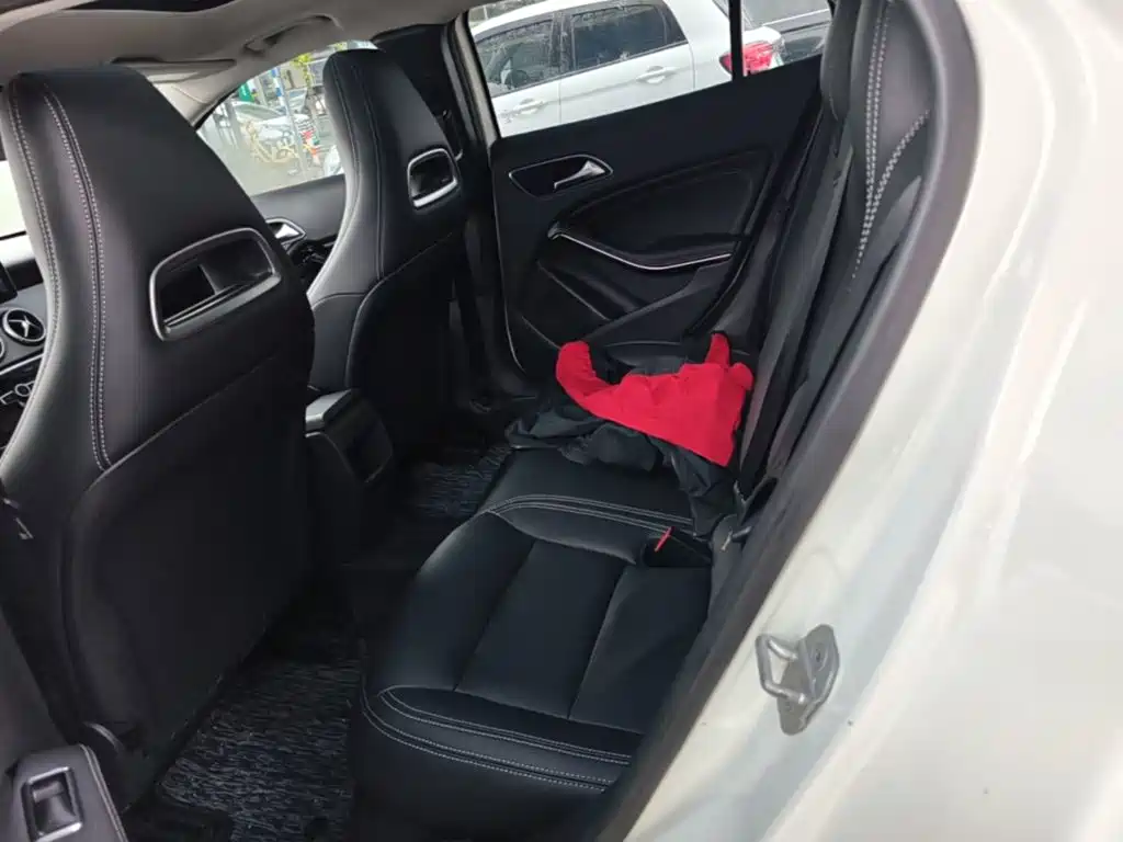 Mercedes-Benz GLA (Import) — миниатюра 17