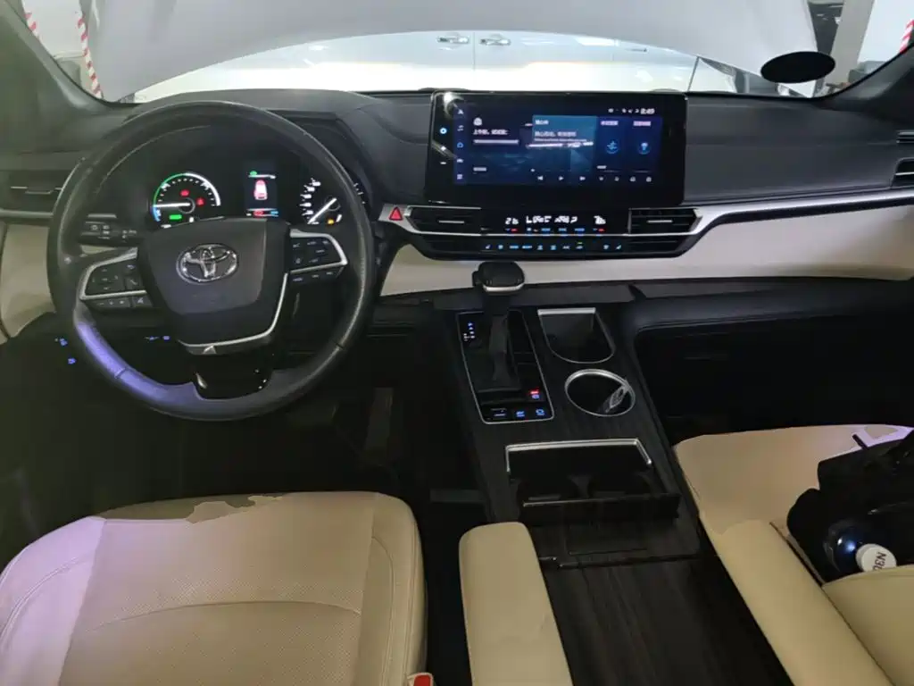 Toyota Sienna — миниатюра 10