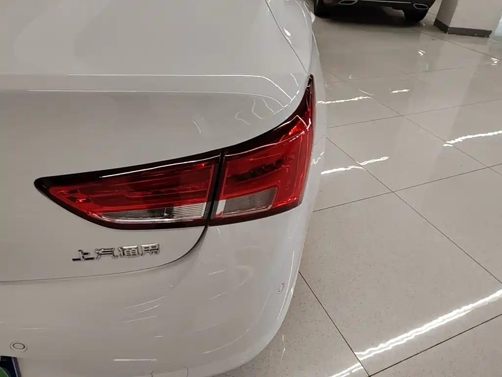 Buick Verano — миниатюра 8