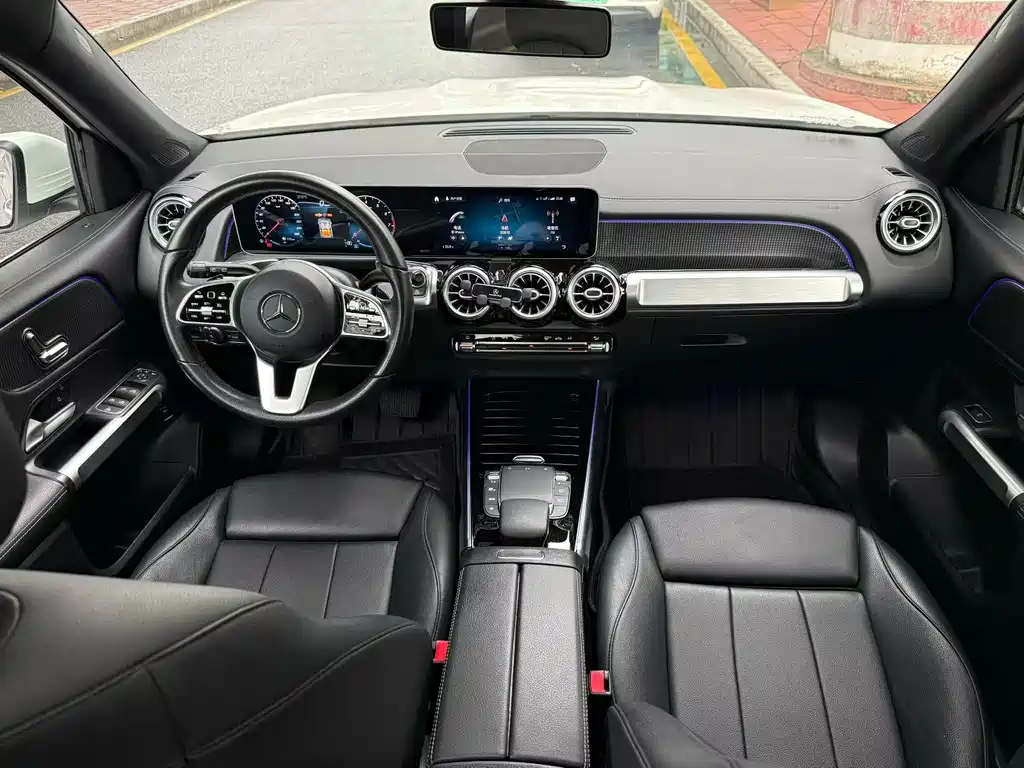 Mercedes-Benz GLB — миниатюра 8
