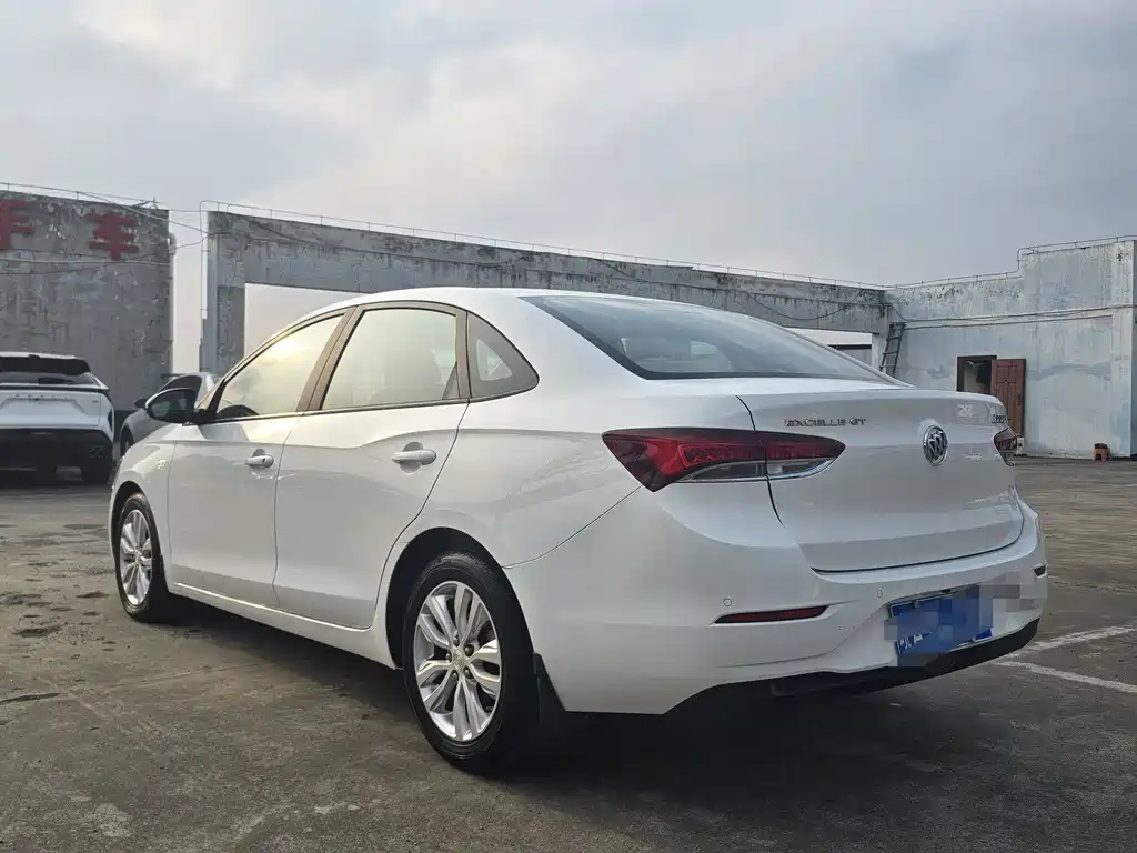Buick Excelle — миниатюра 7