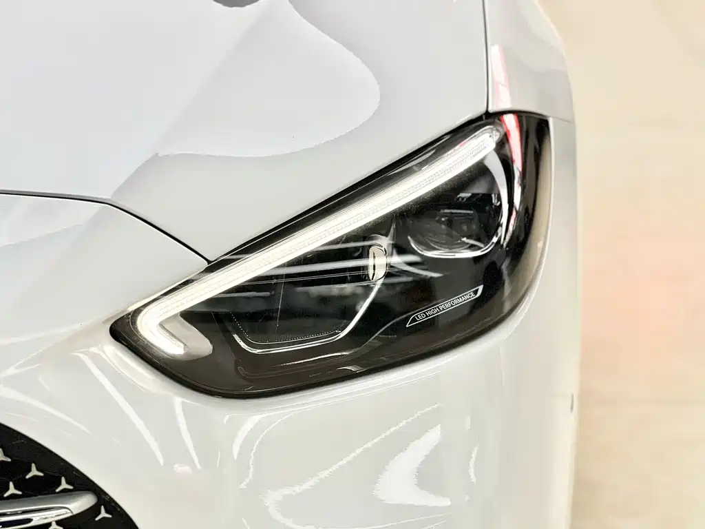 Mercedes-Benz C-Class — миниатюра 16