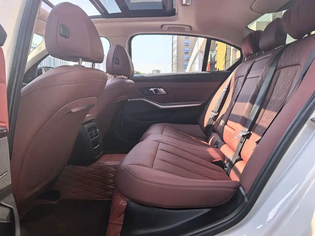 BMW 3 Series — миниатюра 11