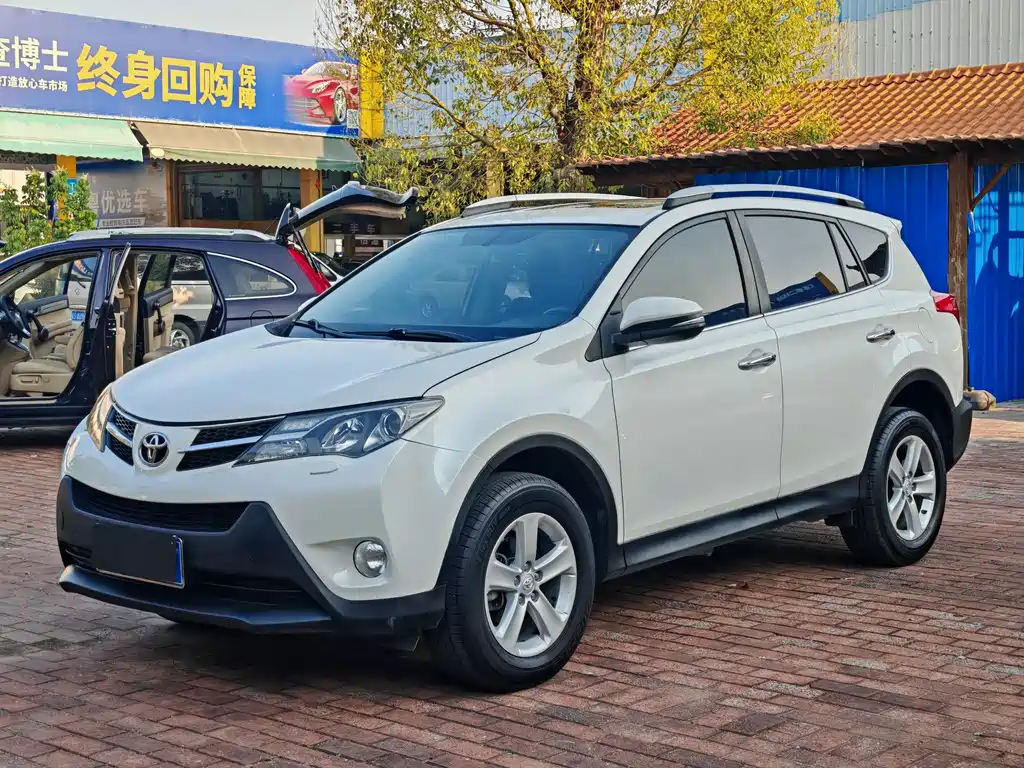 Toyota RAV4 2014
