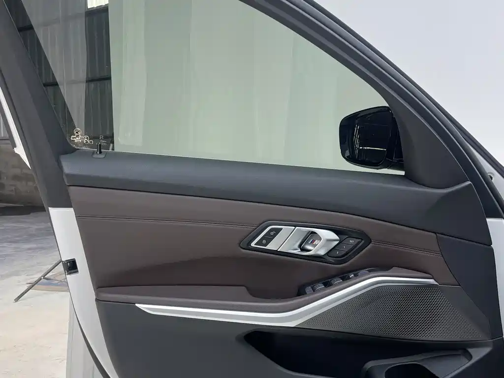 BMW 3 Series — миниатюра 21