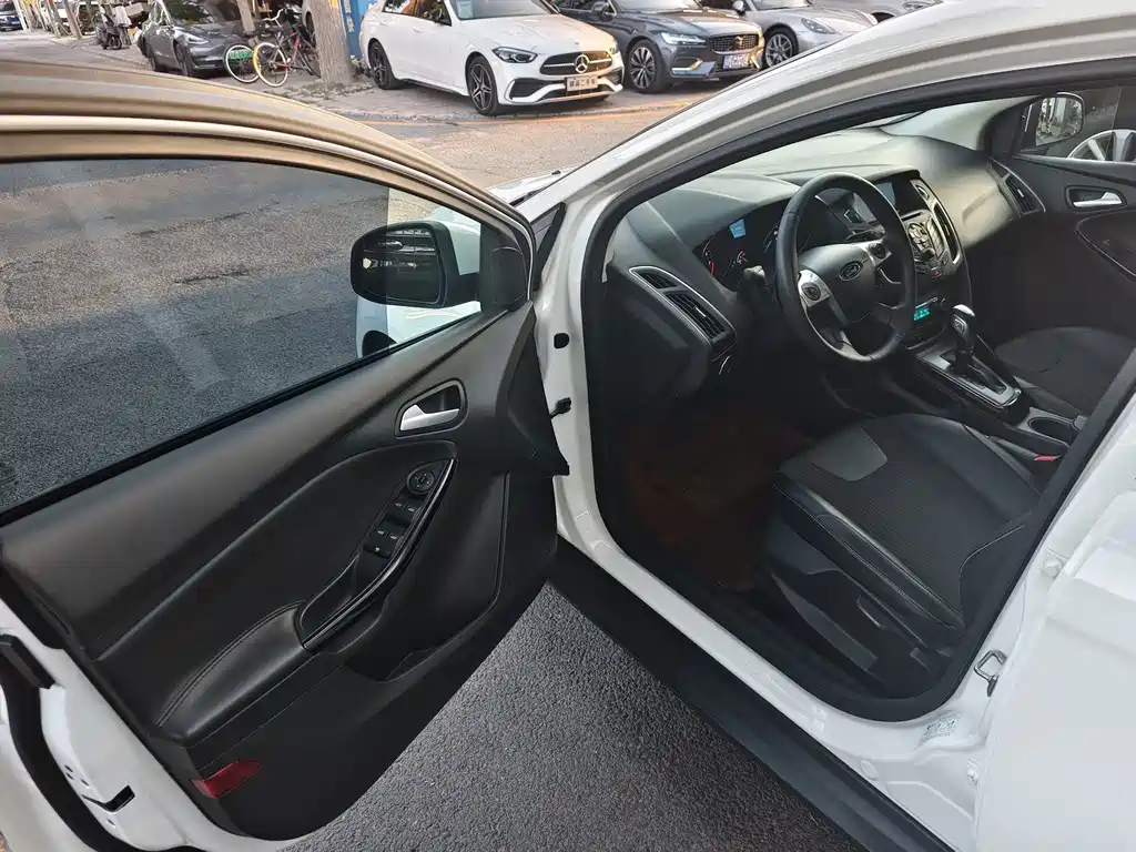 Ford Focus — миниатюра 7