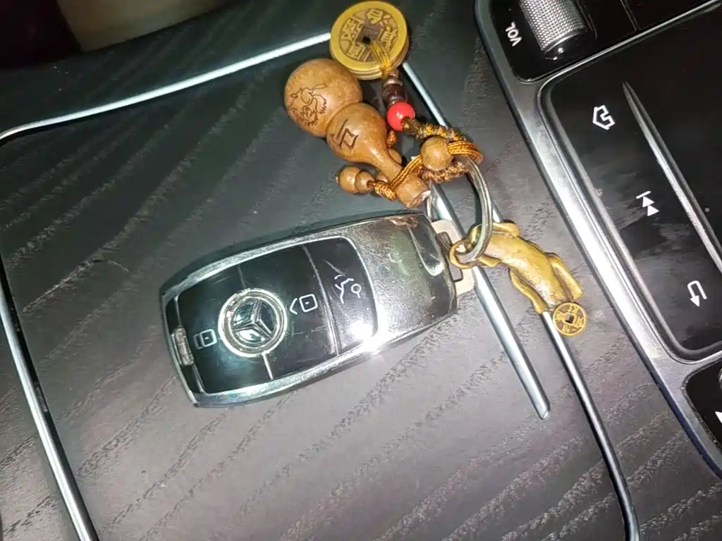 Mercedes-Benz E-Class — миниатюра 9