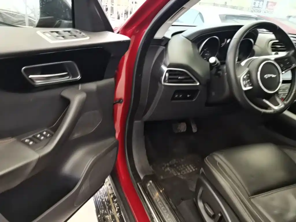Jaguar F-PACE — миниатюра 16