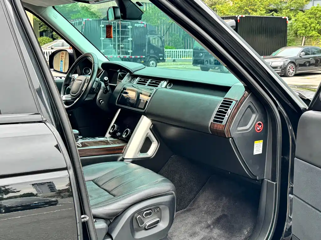 Land Rover Range Rover — миниатюра 10