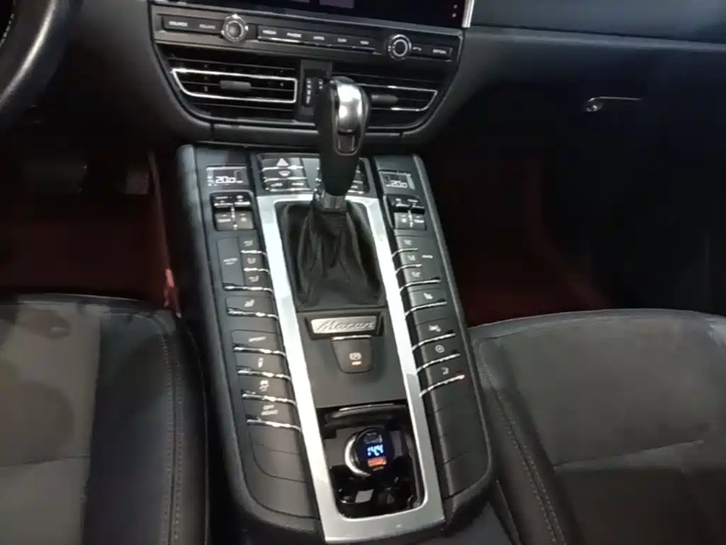 Porsche Macan — миниатюра 14