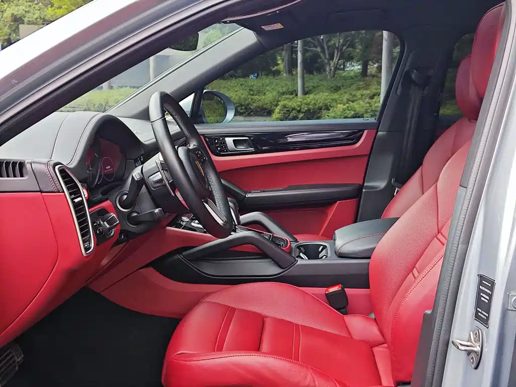Porsche Cayenne — миниатюра 14