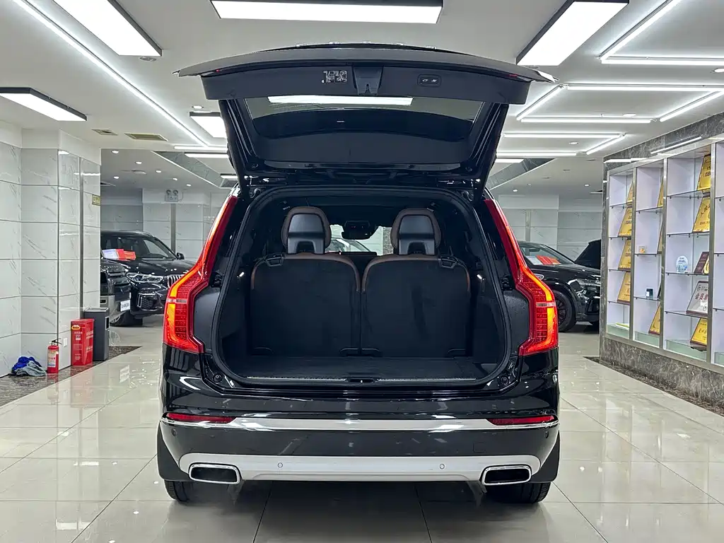 Volvo XC90 2021 B6 Luxury 7 мест