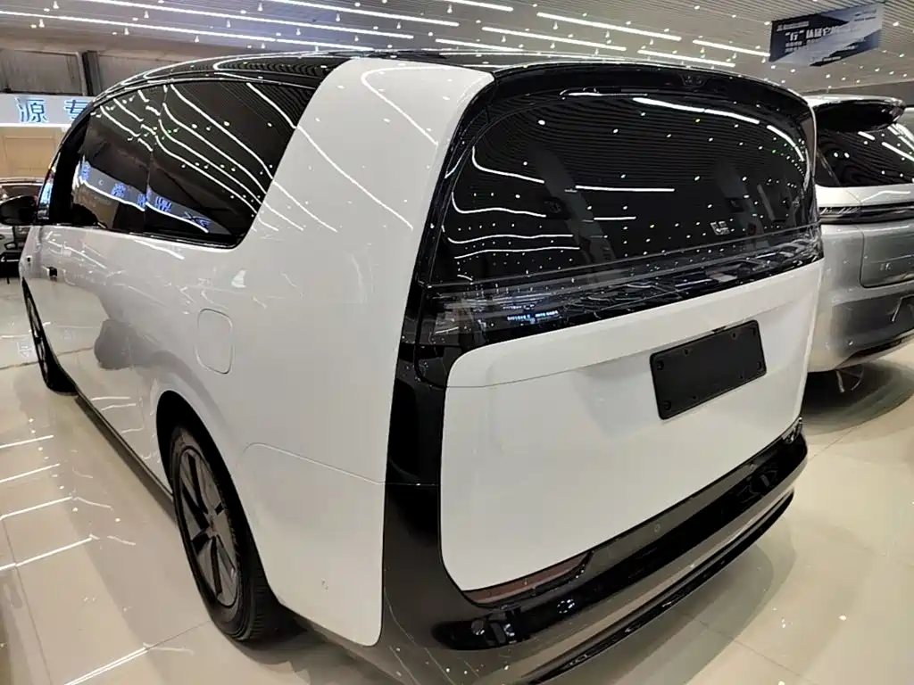 Li Auto Li MEGA — миниатюра 5