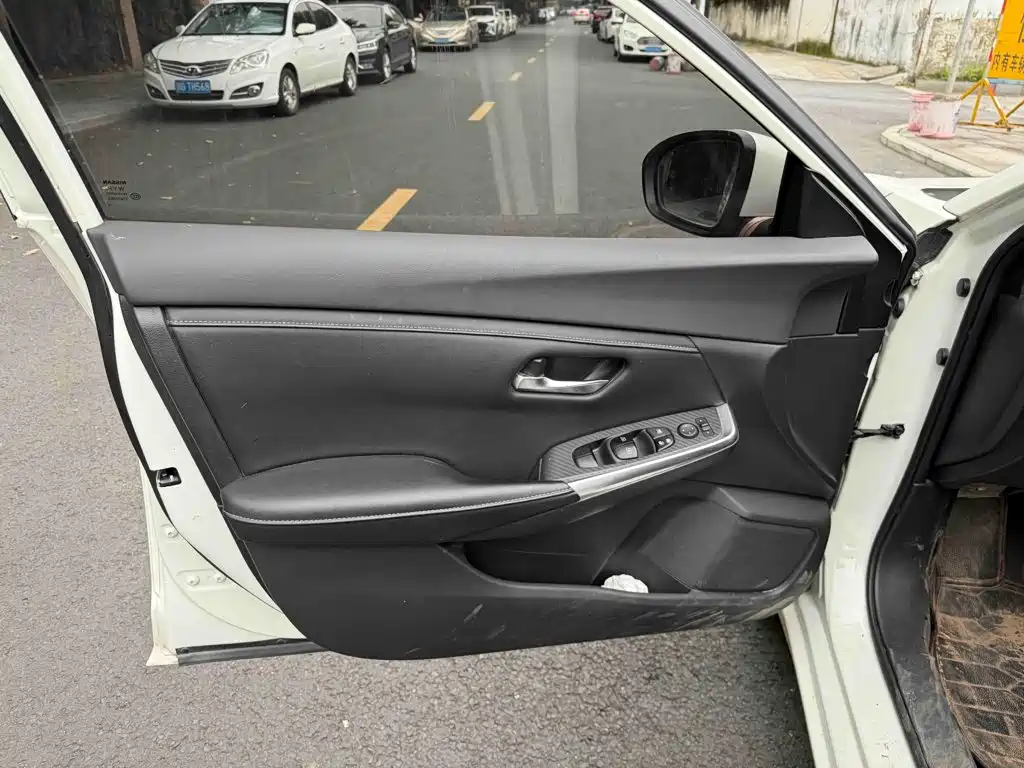 Nissan Sylphy — миниатюра 6