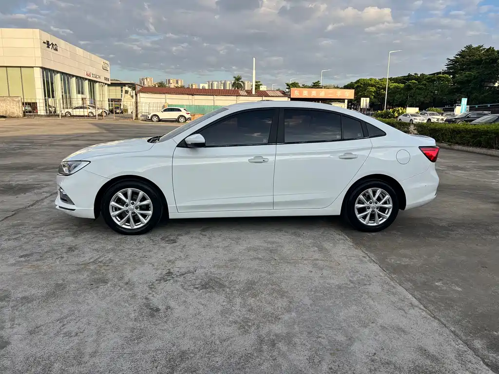 Roewe i5 — миниатюра 16