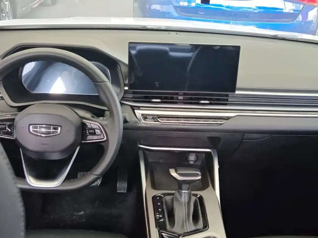 Geely Emgrand — миниатюра 7