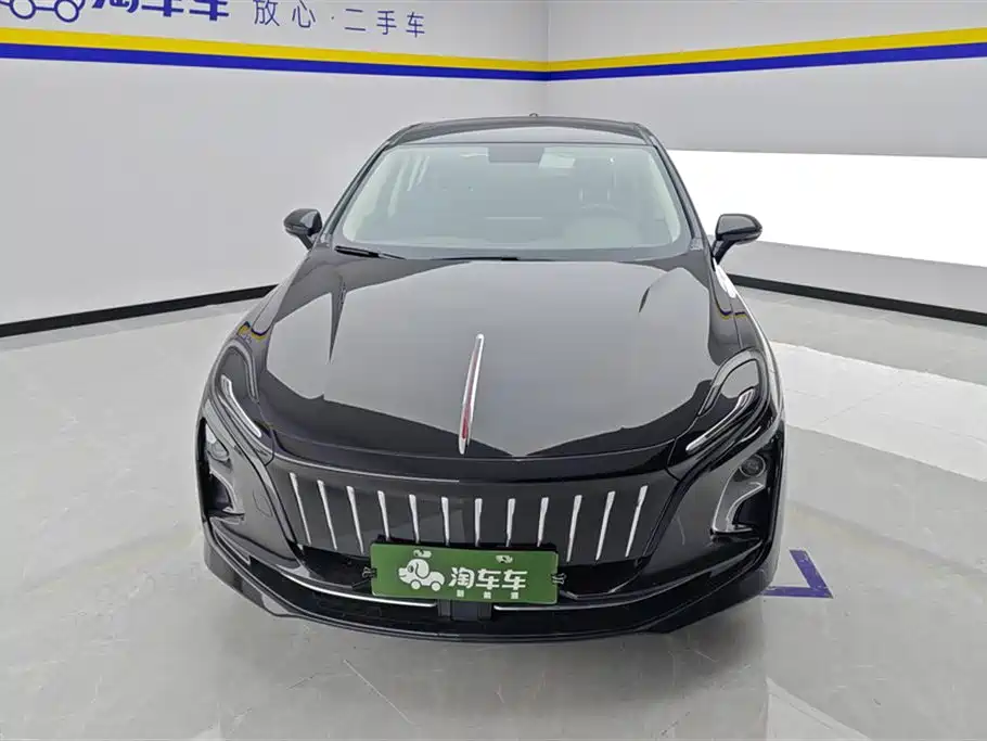 Hongqi E-QM5