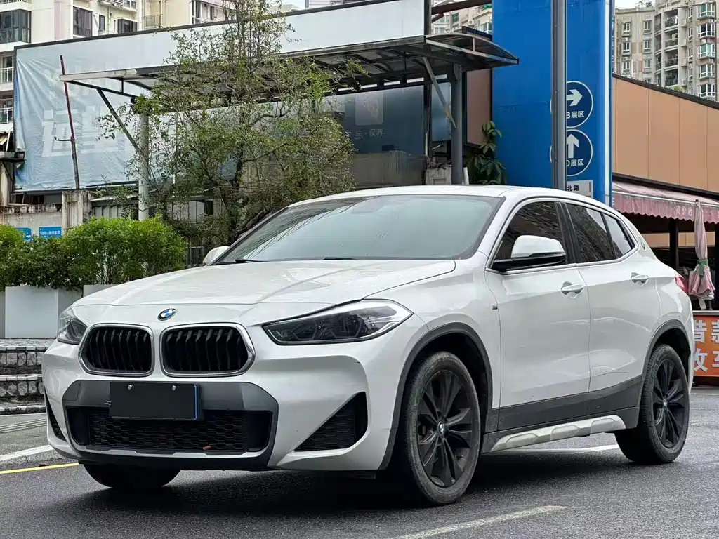 BMW X2