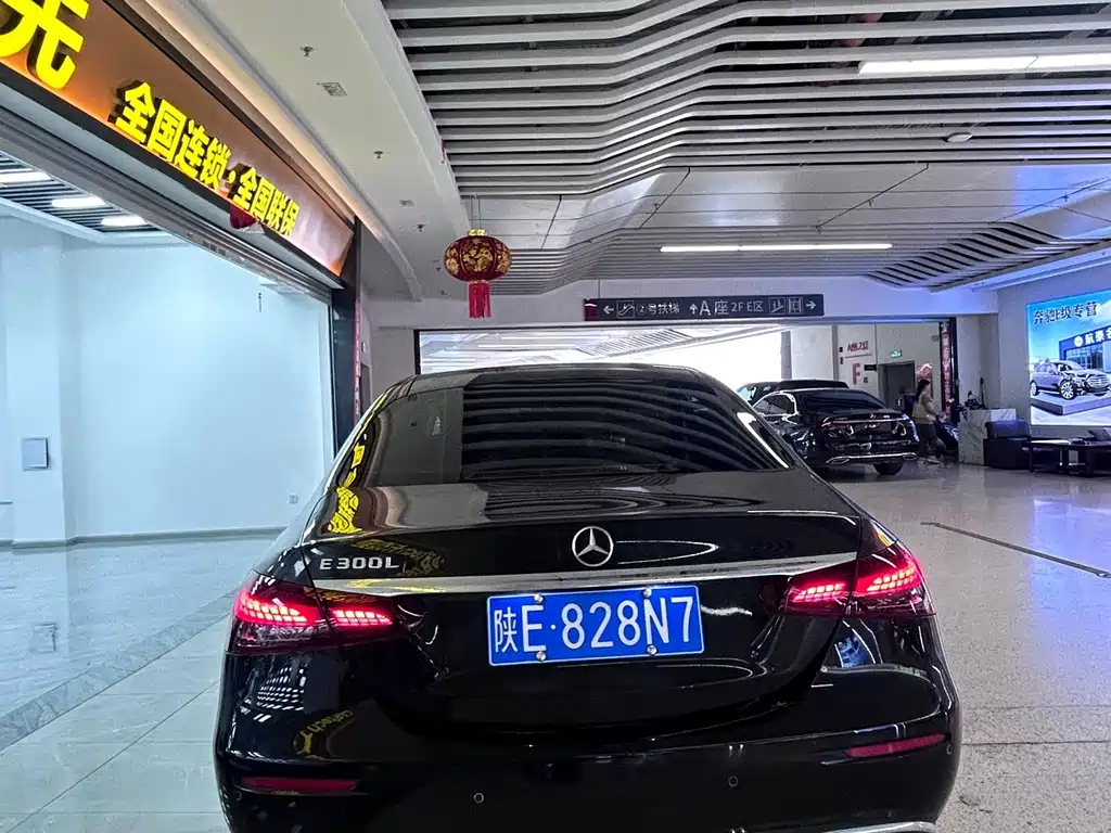 Mercedes-Benz E-Class — миниатюра 5