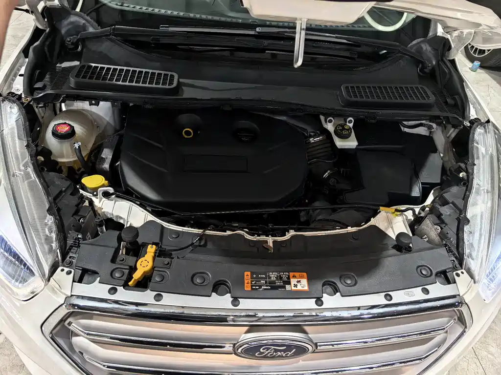 Ford Kuga — миниатюра 8
