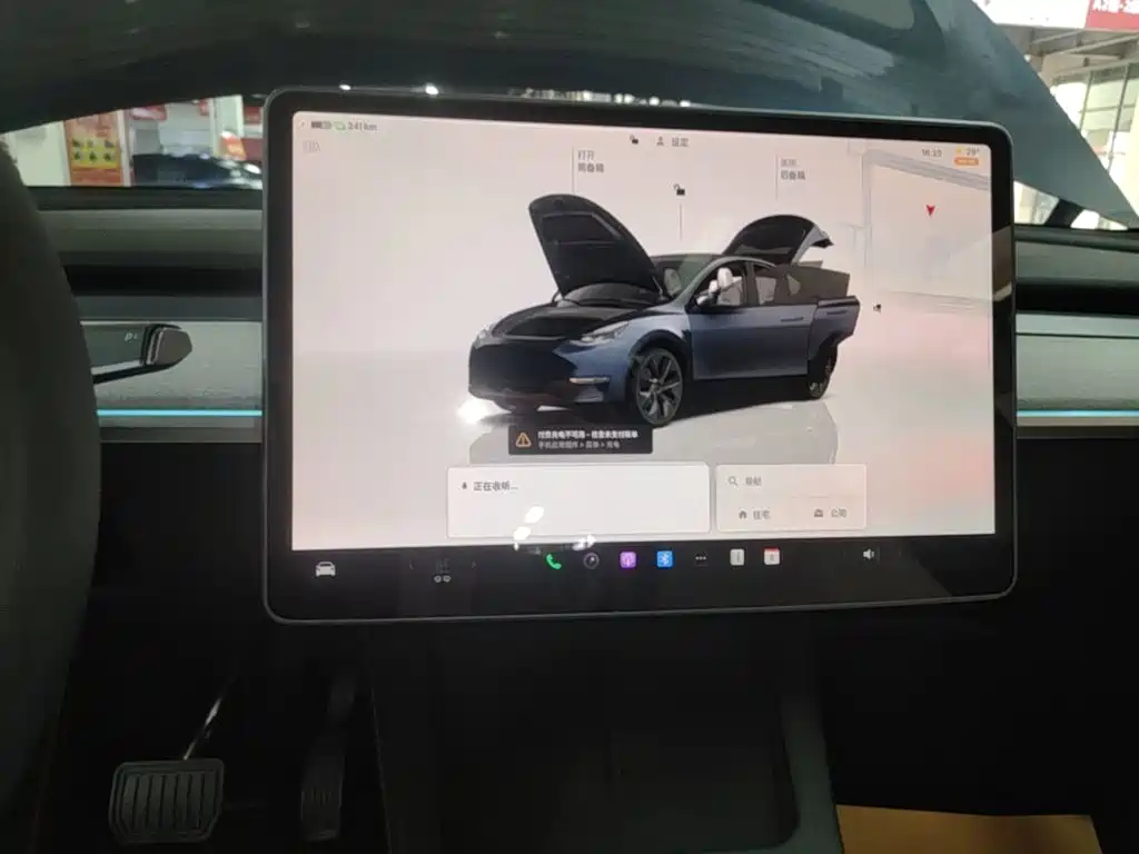 Tesla Model Y — миниатюра 13