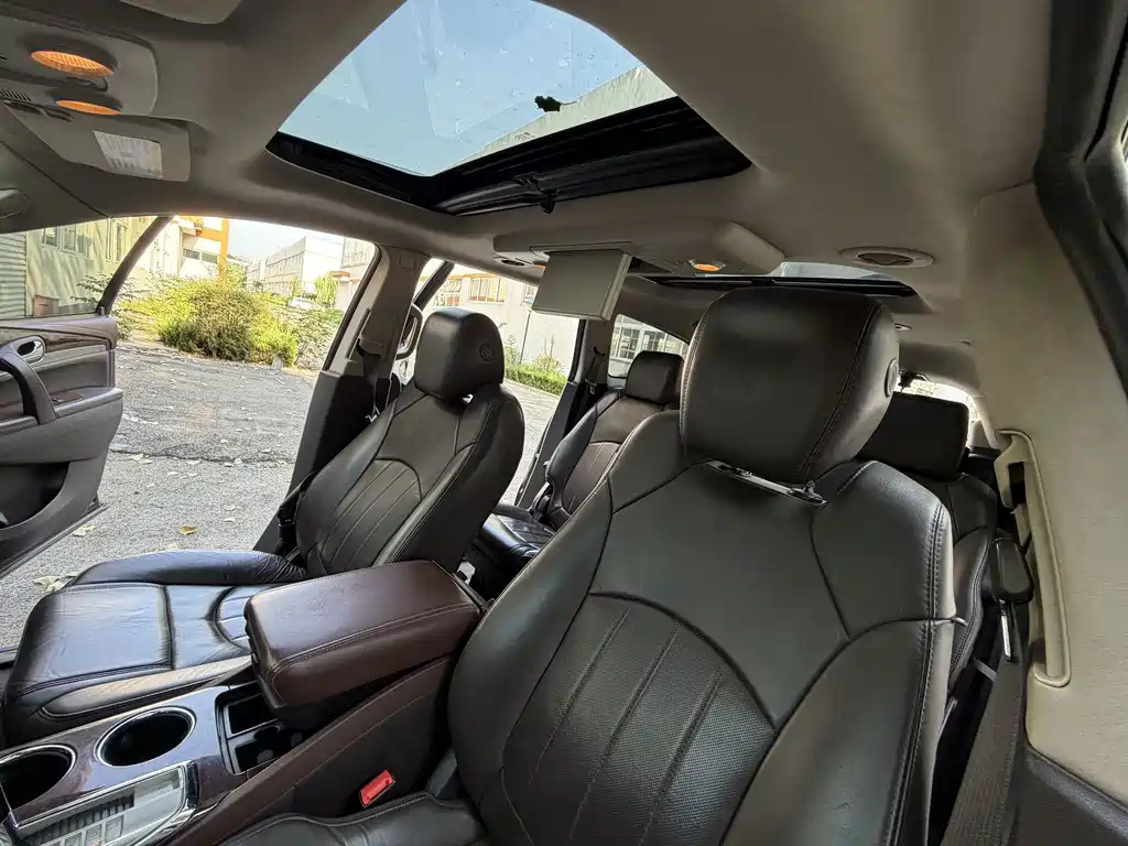 Buick Enclave — миниатюра 18