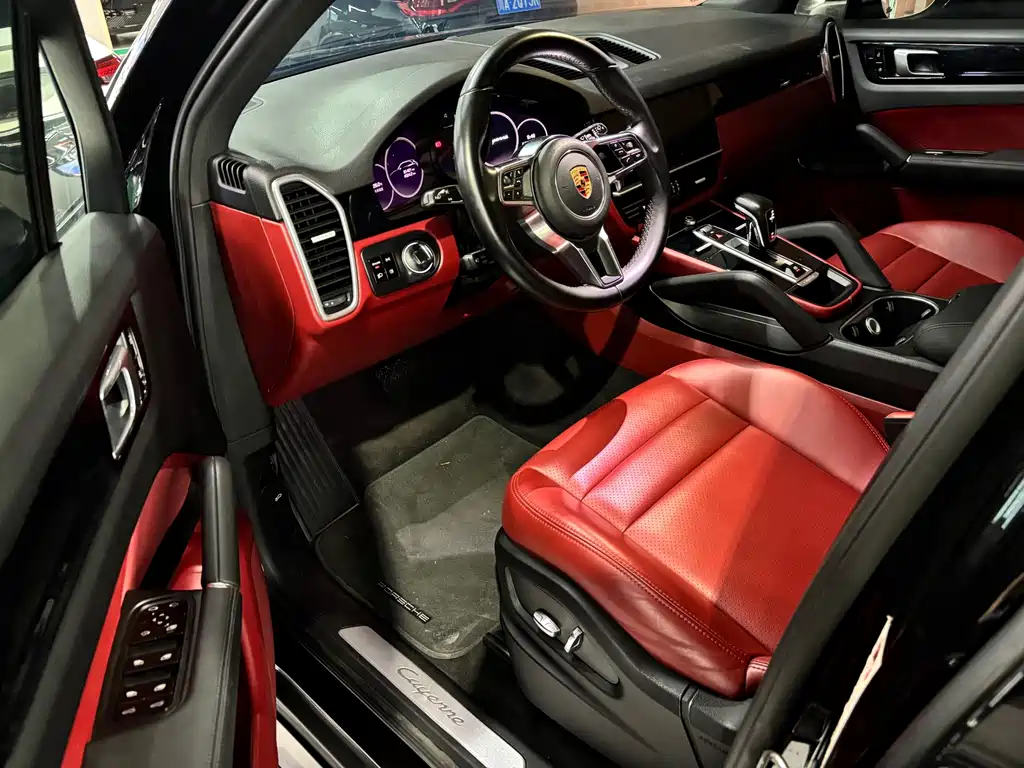 Porsche Cayenne — миниатюра 4